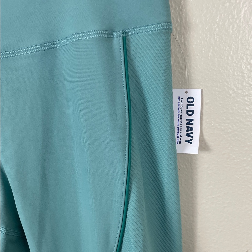 Old Navy Women's Aqua Athletic Leggings. XL - Picture 3 of 10